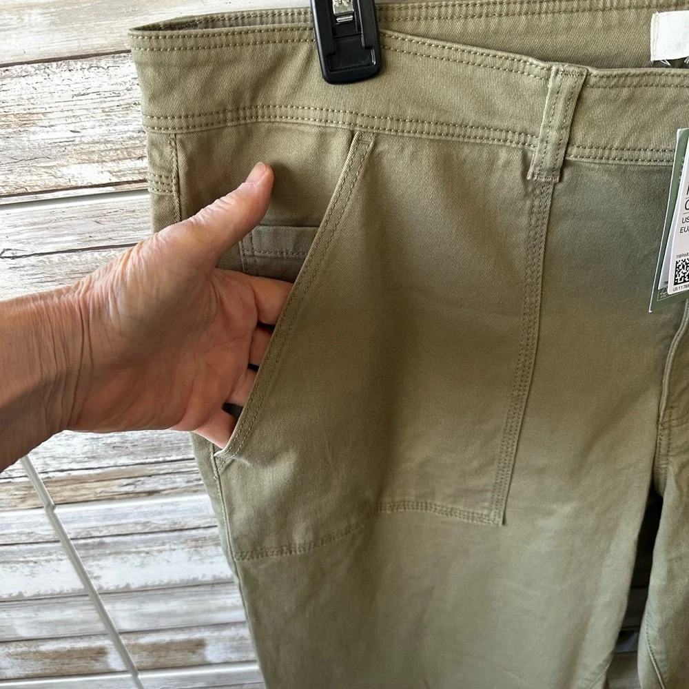 🌿 NWT H&M Green Cargo Pants Size 18 Utility Pocket Stretch Khaki 🤎